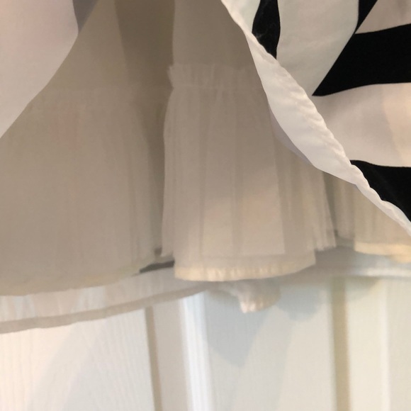 Black, white and red holiday dress - Picture 4 of 4